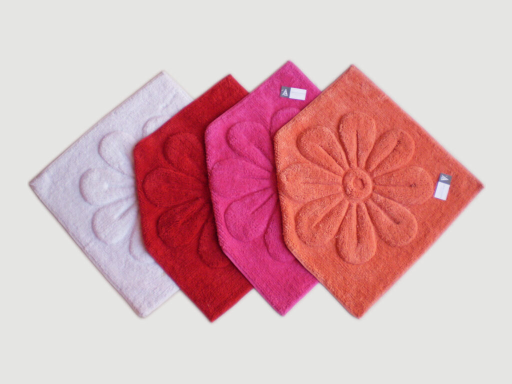 Floral design bath mat